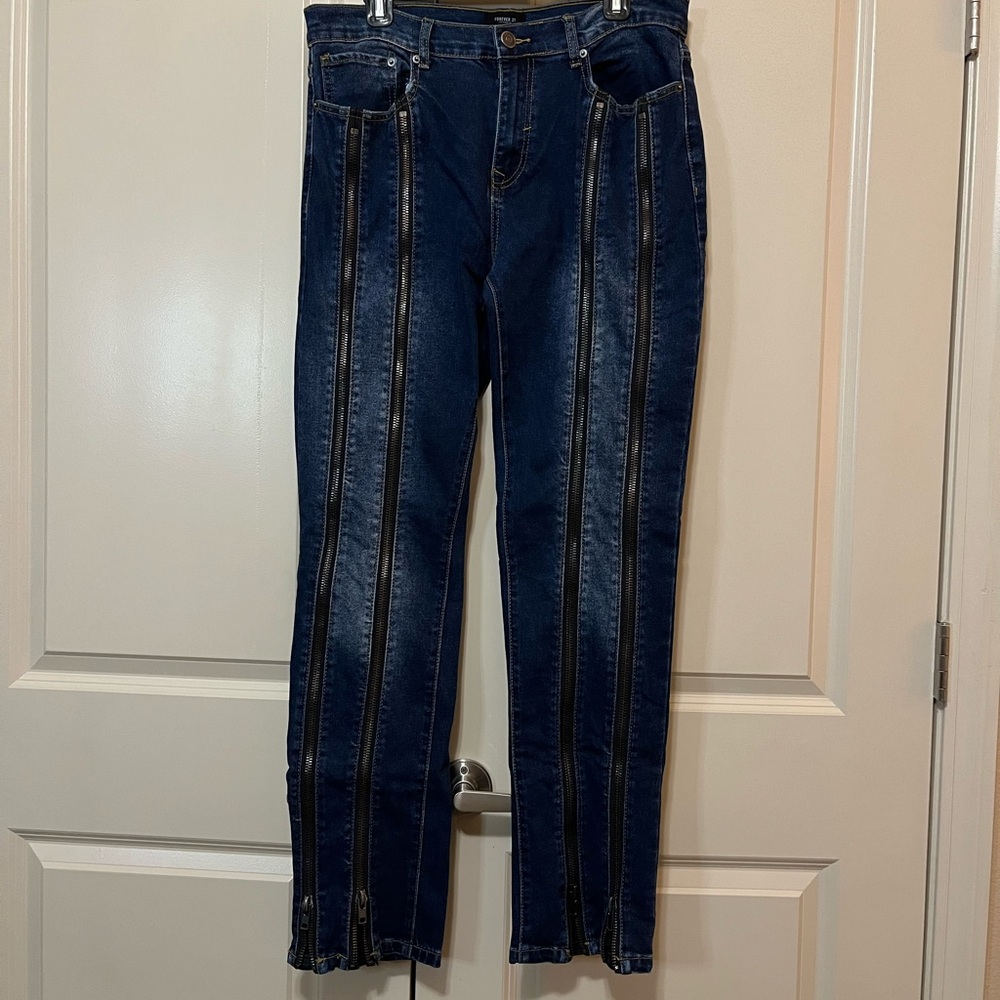 Forever 21 Dark Blue Ankle Jeans with Zipper Detail